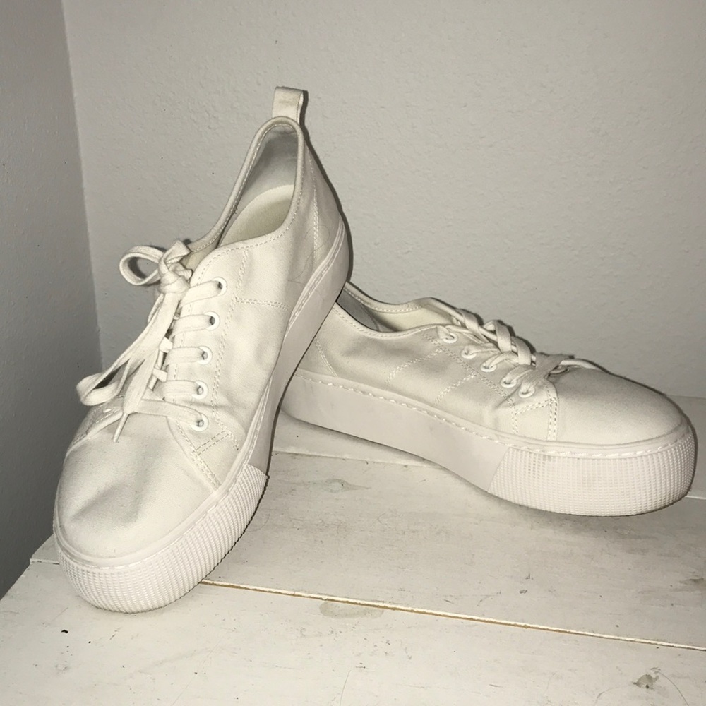 Platform sneakers